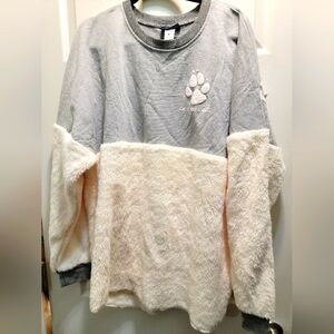 Spirit Jersey Great Wolf Lodge "The Struggle Is Real" XL Sweatshirt